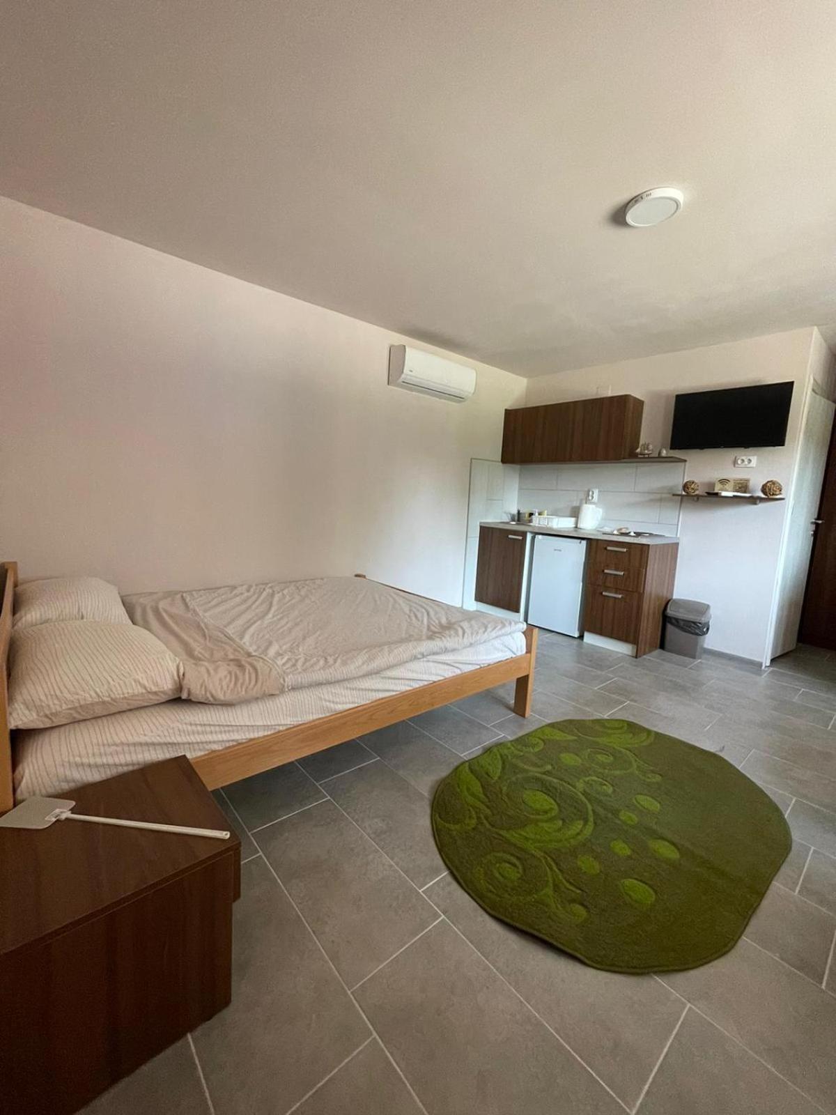 Apartmani Morava 54 Kocino Selo Luaran gambar
